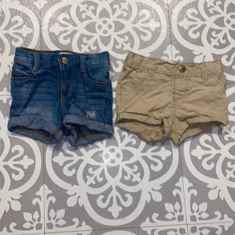 Old Navy Toddler Girl shorts (2 pairs) size 12-18 months